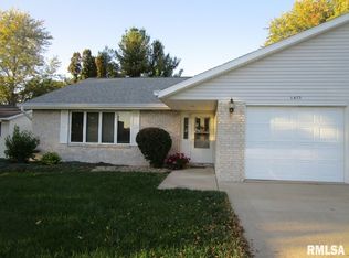1473 E Myrtle St, Canton, IL 61520