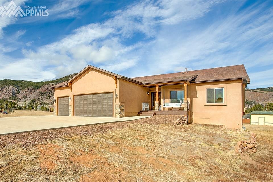 Beautiful Palmer Lake Home w/ Breathtaking Views!