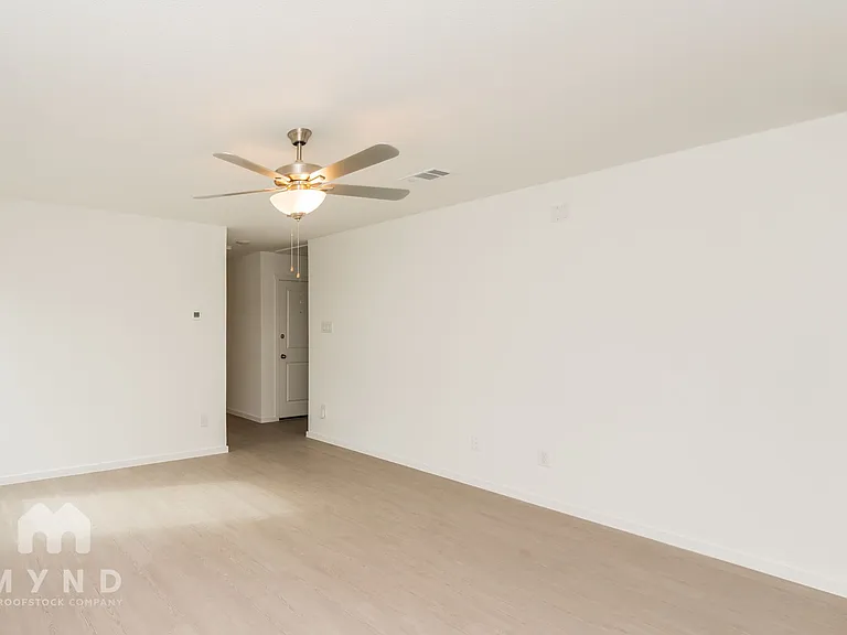 10112 Dalgreen Cir — Photo 9