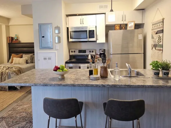 1175 Pasqua, 1175 Pasqua St, Regina, SK S4T 4N1