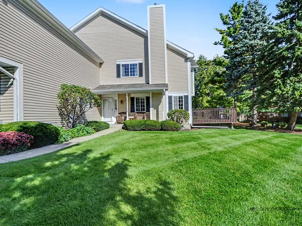 631 Silver Creek Rd, Woodstock, IL 60098