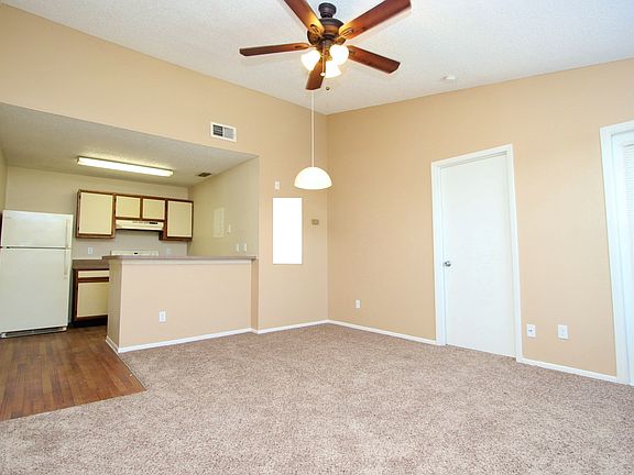 4th image of 2060 Cascades Blvd Unit 306