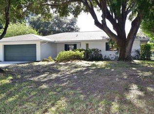 1304 Doris Dr, Sarasota, FL 34243