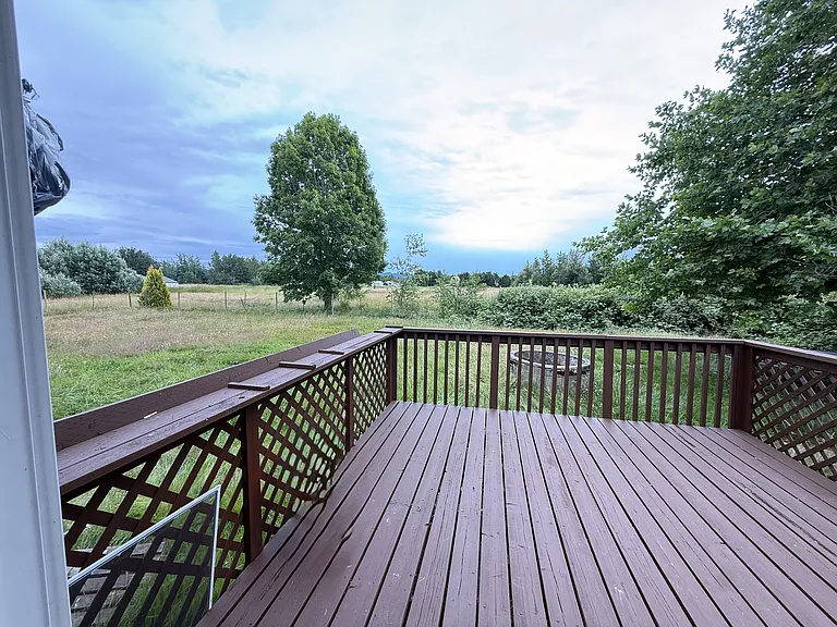 823 W Larson Rd — Photo 5
