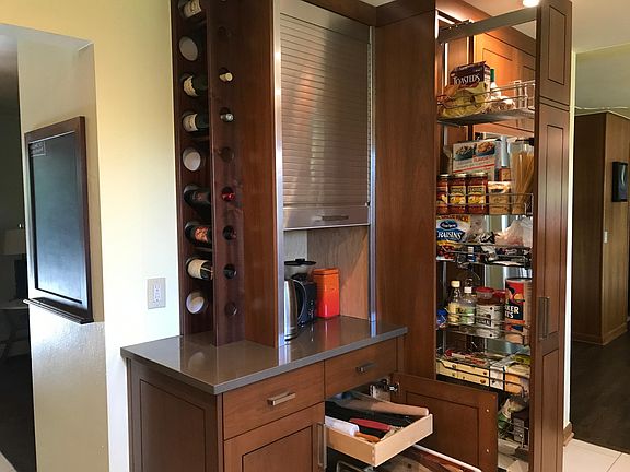 Kitchen - wine rack, pantry, pull out drawers