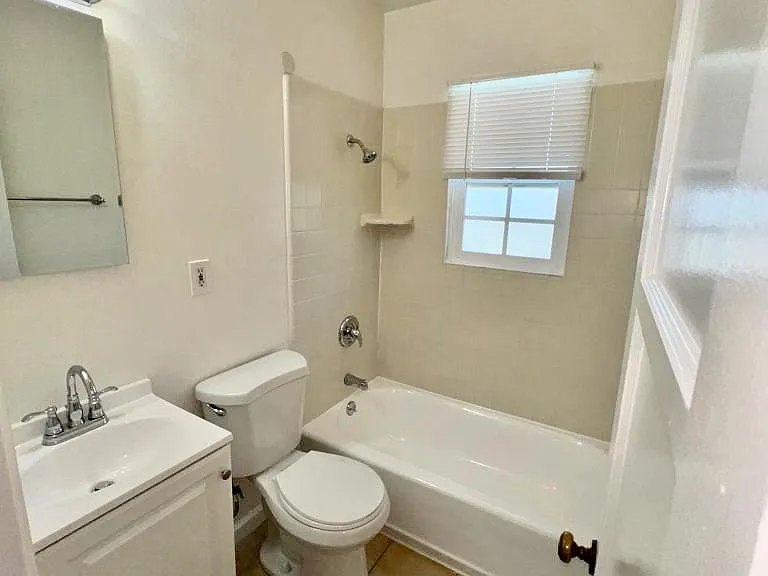 2365 1st Ave #8 — Photo 9