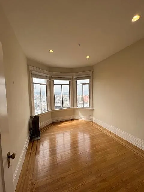 2 bed, 1.5 bath, 1200 sqft, $9,450 — Photo 4