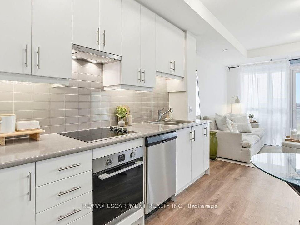 1st image of 461 Green Rd #522