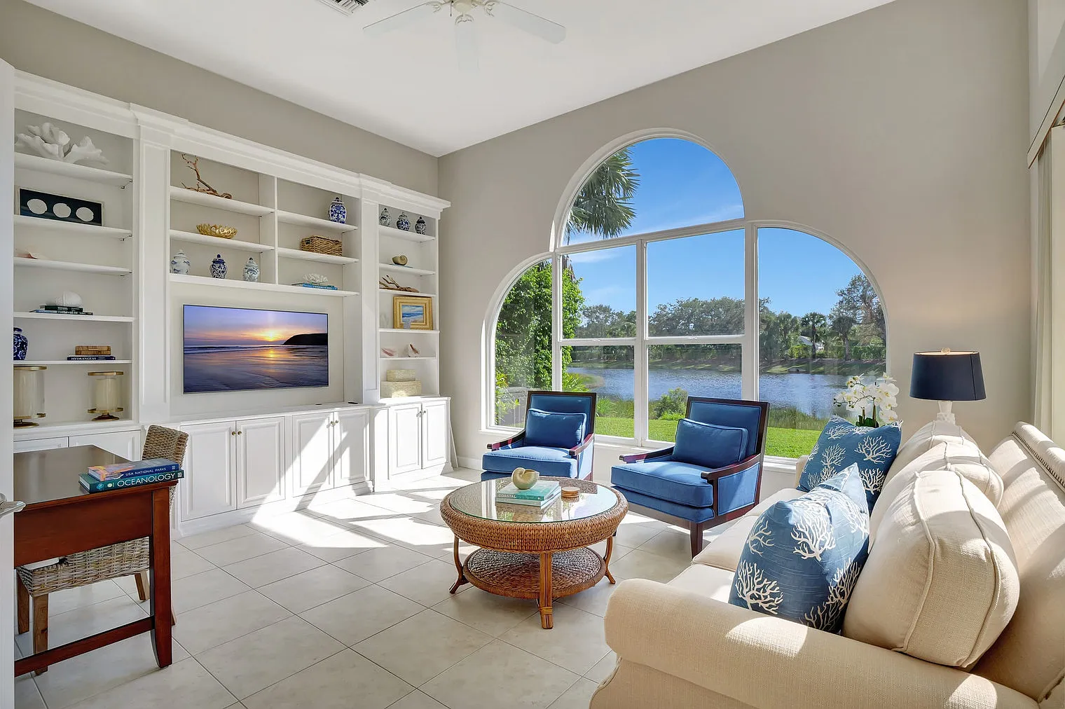 3 bed, 2.0 bath, 2055 sqft, $8,550 — Photo 3