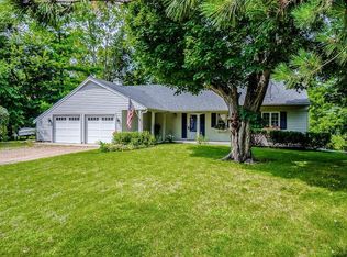 3992 Hunters Hill Way, Minnetonka, MN 55345