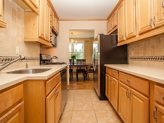 5th image of 1 Washington Sq APT 5G