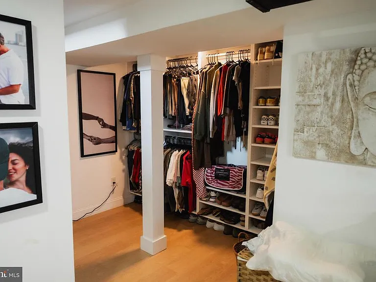 70 Sartori Ave — Photo 19