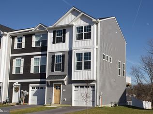 52 Brookside Ave, Hanover, PA 17331