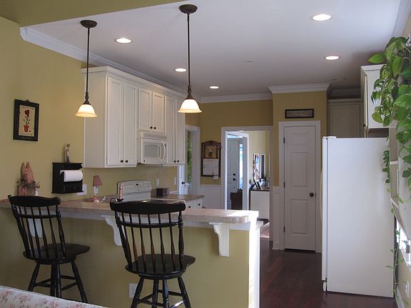 Breakfast bar is perfect for a quick bite or keeping the chef company:)