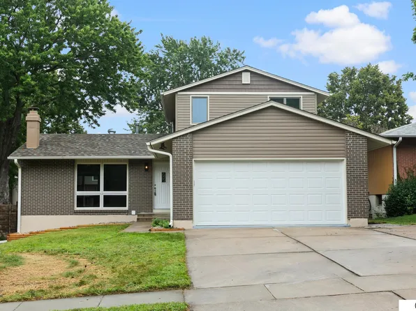 4700 Grassridge Rd, Lincoln, NE 68512