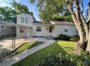 1508 E Mistletoe Ave, Victoria, TX 77901