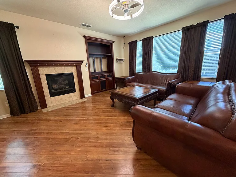 5501 Claudied Way — Photo 9