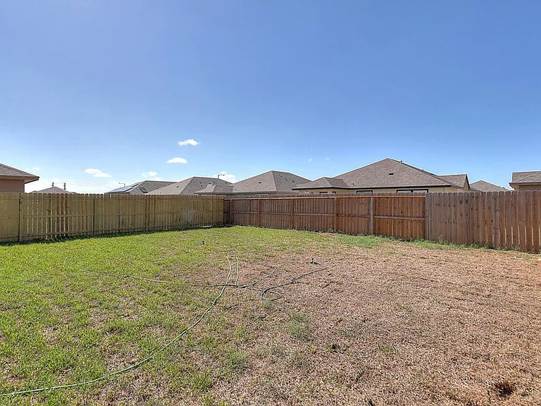 1278 Carnaby — Photo 31