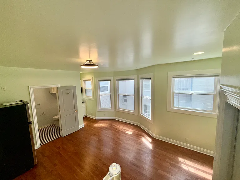 725 Pine St #305 — Photo 17