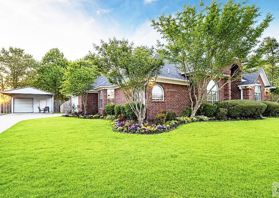 1st image of 6021 Oak Hollow Pl
