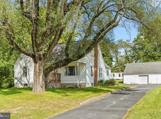 2713 Waltonville Rd, Hummelstown, PA 17036