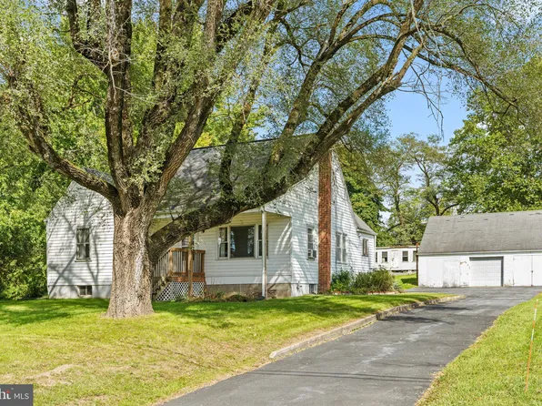 2713 Waltonville Rd, Hummelstown, PA 17036