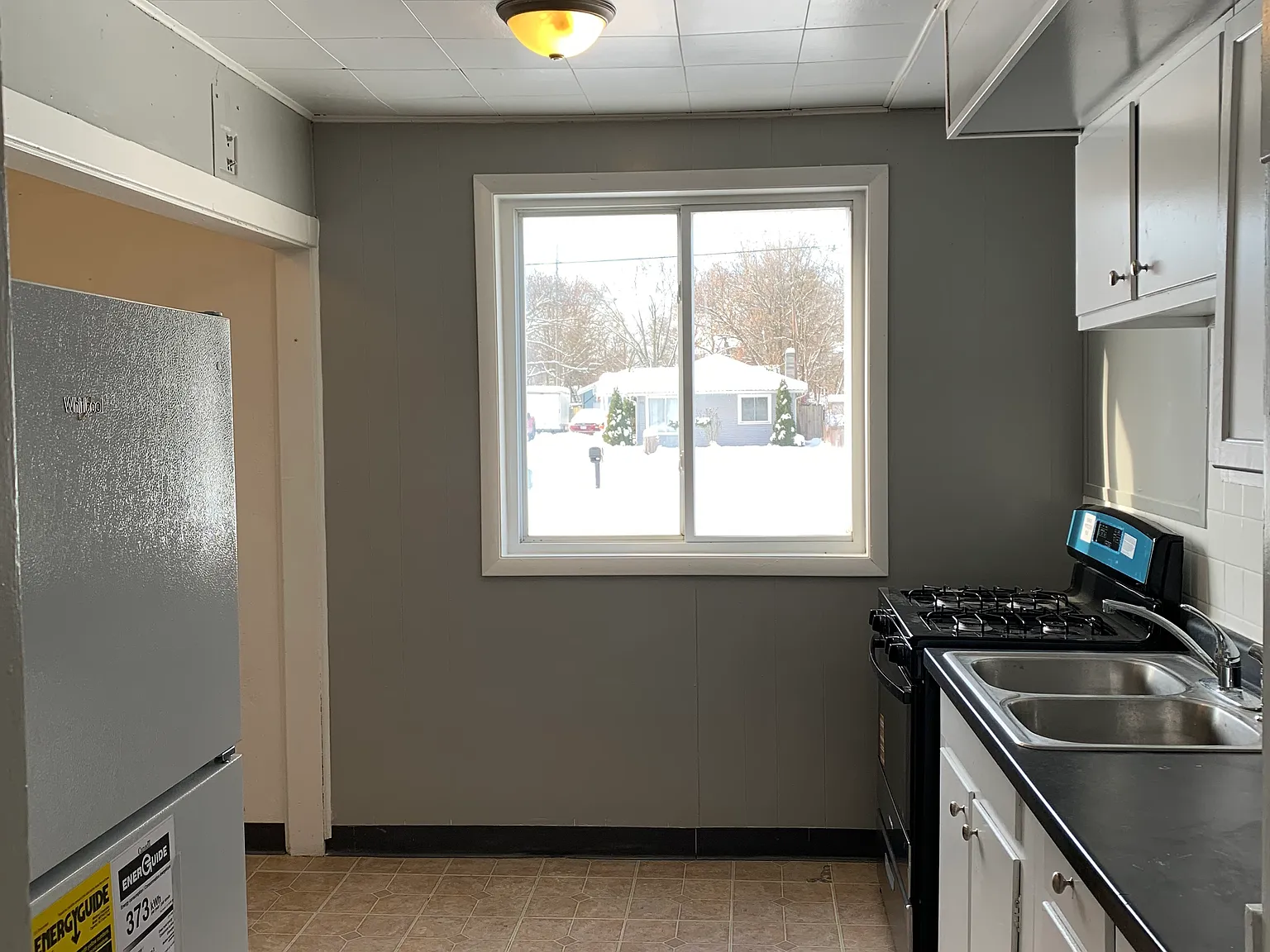 2 bed, 872 sqft, $875 — Photo 3