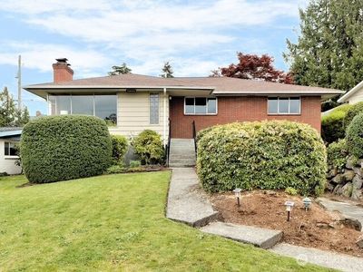 7051 S Lakeridge Drive, Seattle, WA, 98178