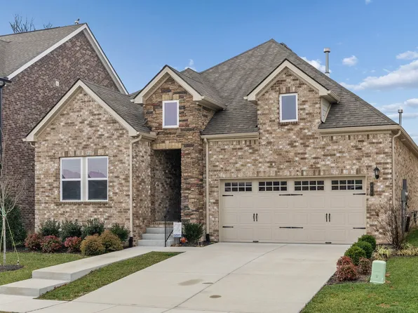 428 Triple Crown Cir, Gallatin, TN 37066