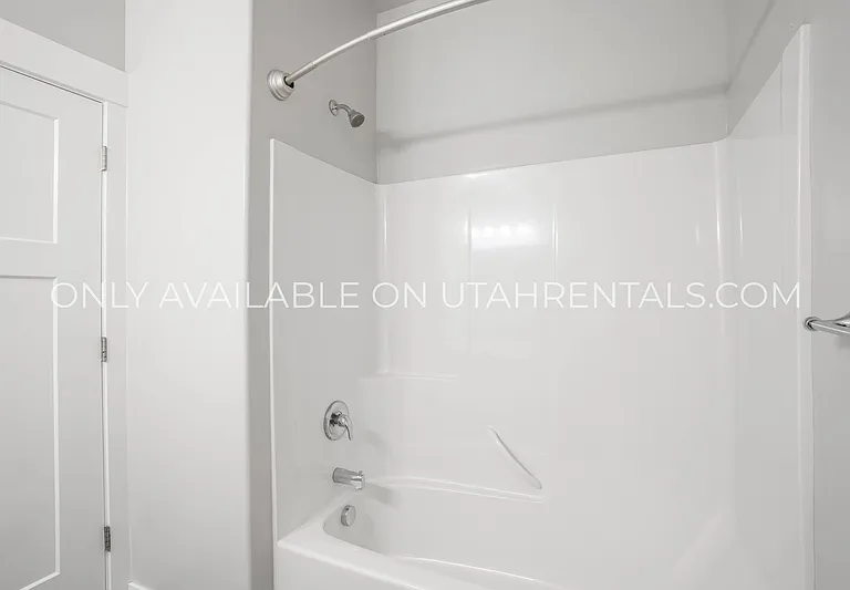 71 W Silver Springs Dr — Photo 12