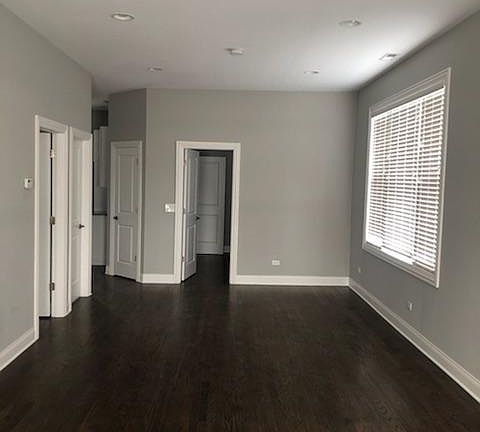 3rd image of 4916 W Berenice Ave #1