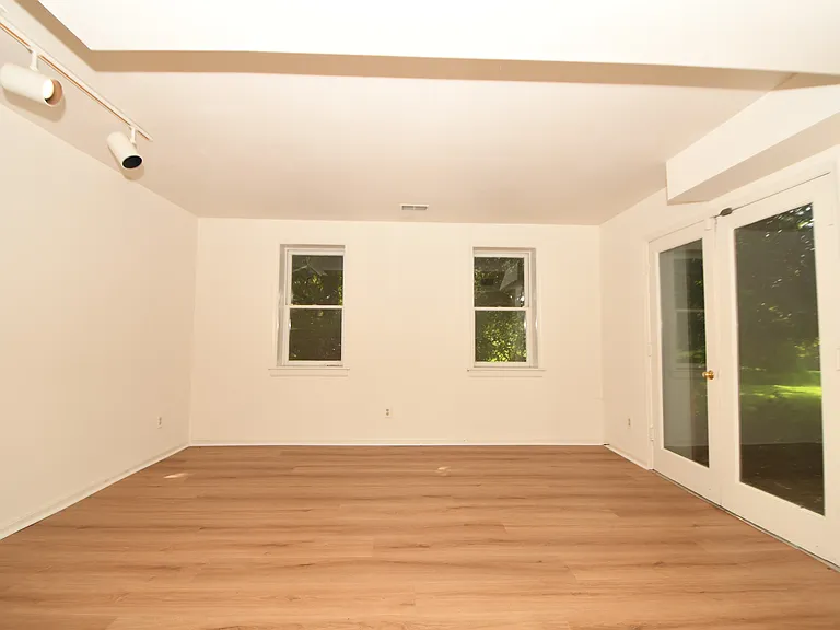 26 Holly Leaf Ct — Photo 49