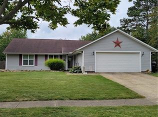 121 California Dr, Elyria, OH 44035
