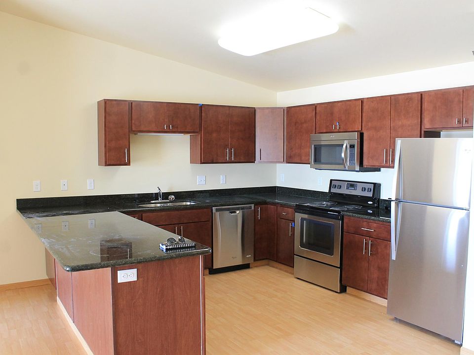 1st image of 615 33rd Avenue W # First Floor