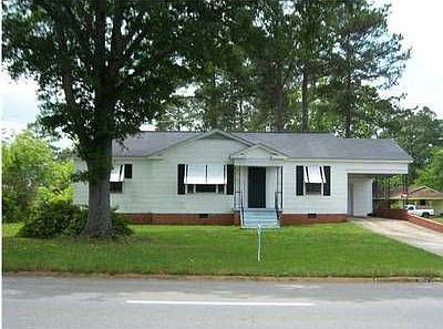 2nd image of 603 Central Blvd