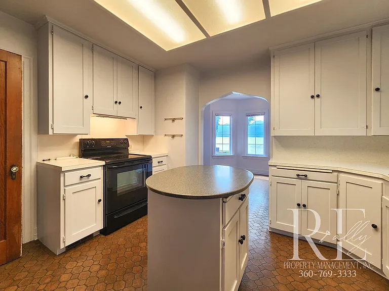 9051 Sunset Ln NW — Photo 18