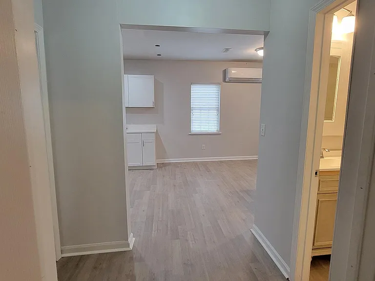 306 W Enterprise St — Photo 8