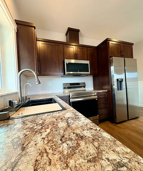 1940 NE Laughlin Rd #2 — Photo 3
