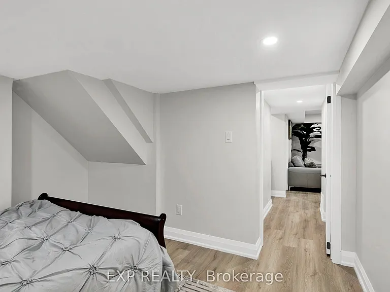 448 Dougall Ave #B — Photo 14