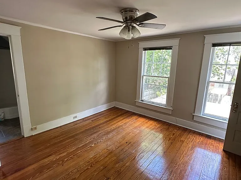 1884 Vinton Ave — Photo 16