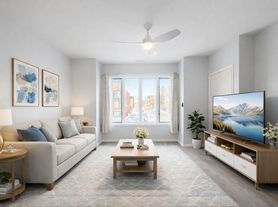 2413 W Taylor St, Chicago, IL