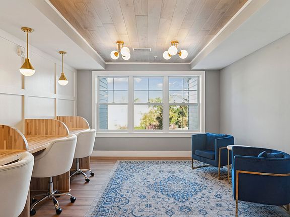 4th image of 35 Chestnut Rd #201