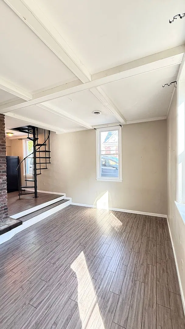 342 S. Graham Street — Photo 3