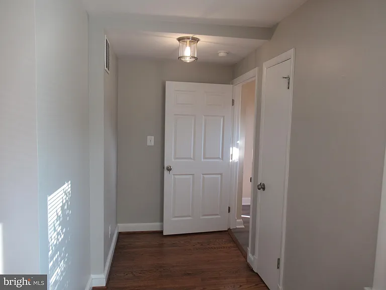 2142 N Stafford St #1 — Photo 2