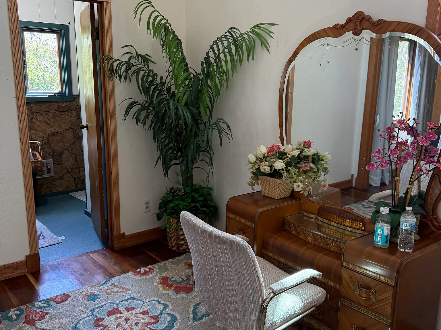 4 bed, 2200 sqft, $3,500 — Photo 4