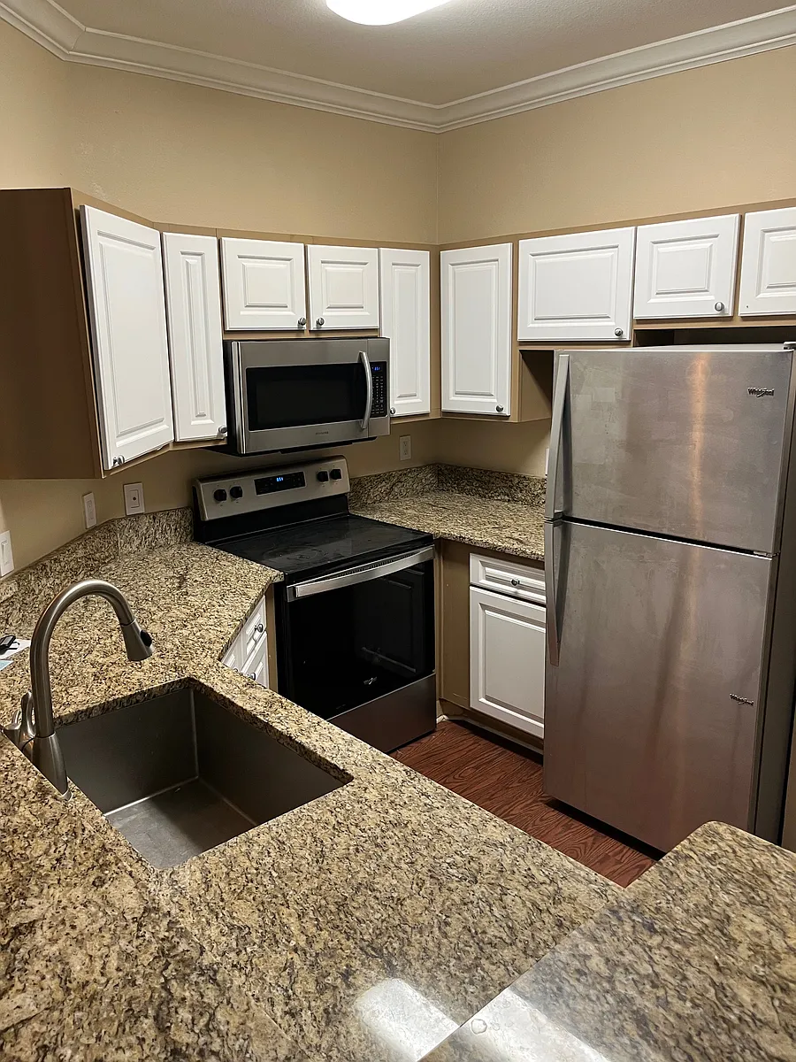 Building Photo - 13810 Sutton Park Dr #228