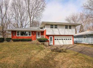 1110 Bay Ridge Rd, Madison, WI 53716