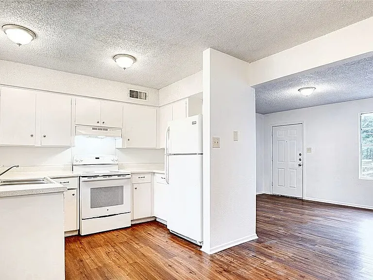 728 Martindale Rd — Photo 4