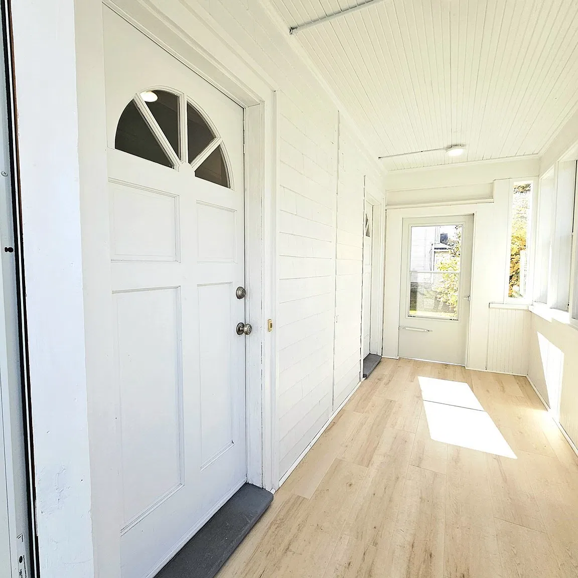 3 bed, 1.5 bath, 1020 sqft, $3,400 — Photo 2