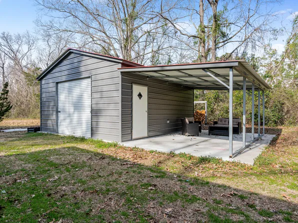 116 E Church St, Bonneau, SC 29431